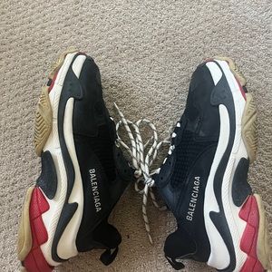 Balenciaga Triple S Chunky Sneaker